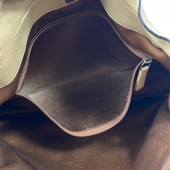 Coach Leather Beige Shoulder Purse Ruffle Trim - Picture 10 of 14